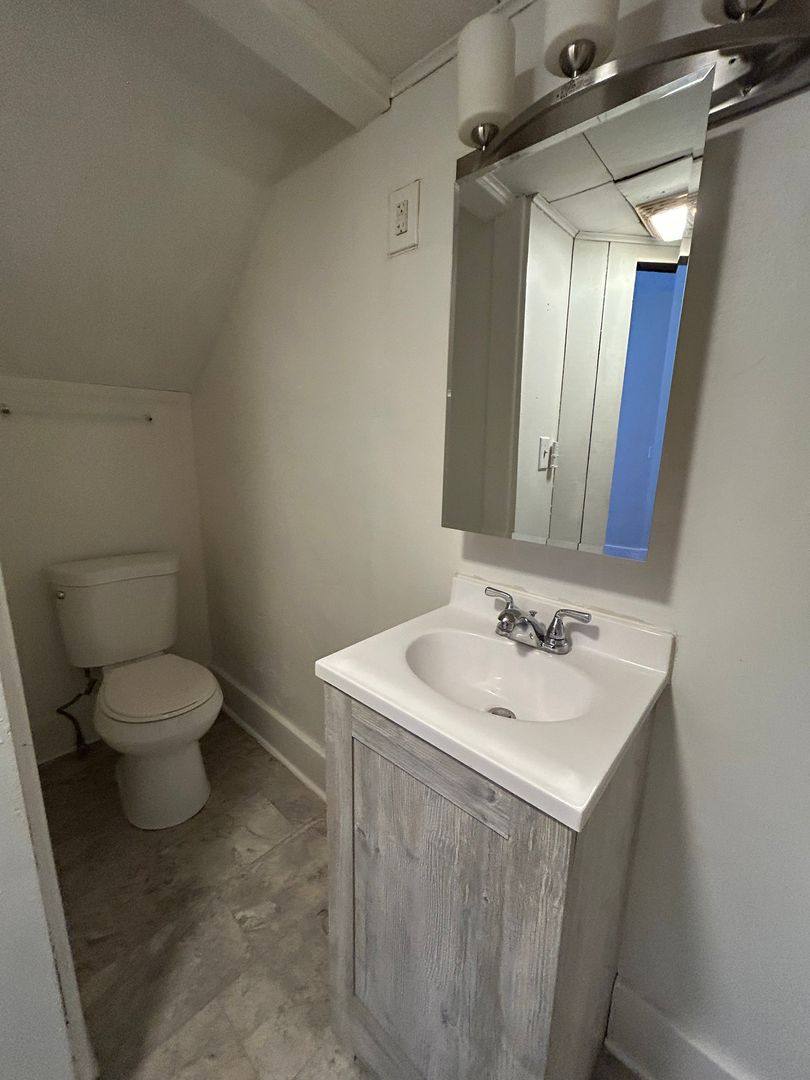 Apartment for rent at 910-914 N 11th St, Lafayette, IN 47904