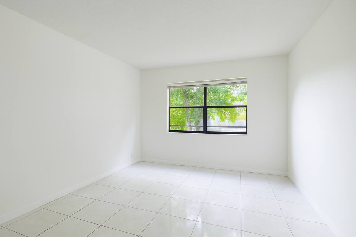 Apartment for rent at 9000 NW 28th Dr, Coral Springs, FL 33065
