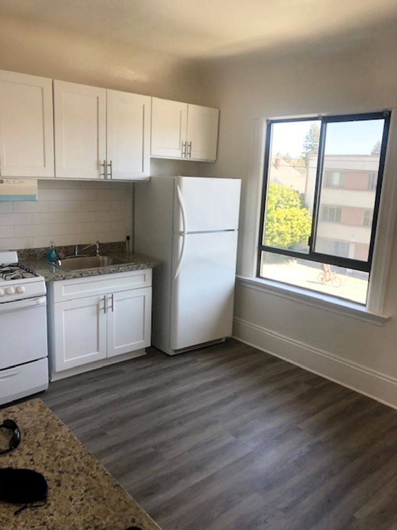 Apartment for rent at 2327-2333 Dwight Way, Berkeley, CA 94704