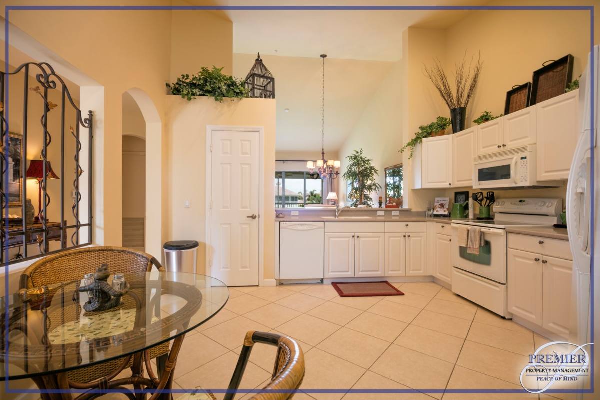 Condo for rent at 3048 Horizon Lane, Naples, FL 34109