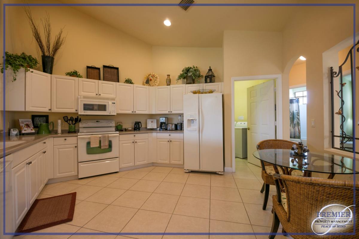 Condo for rent at 3048 Horizon Lane, Naples, FL 34109