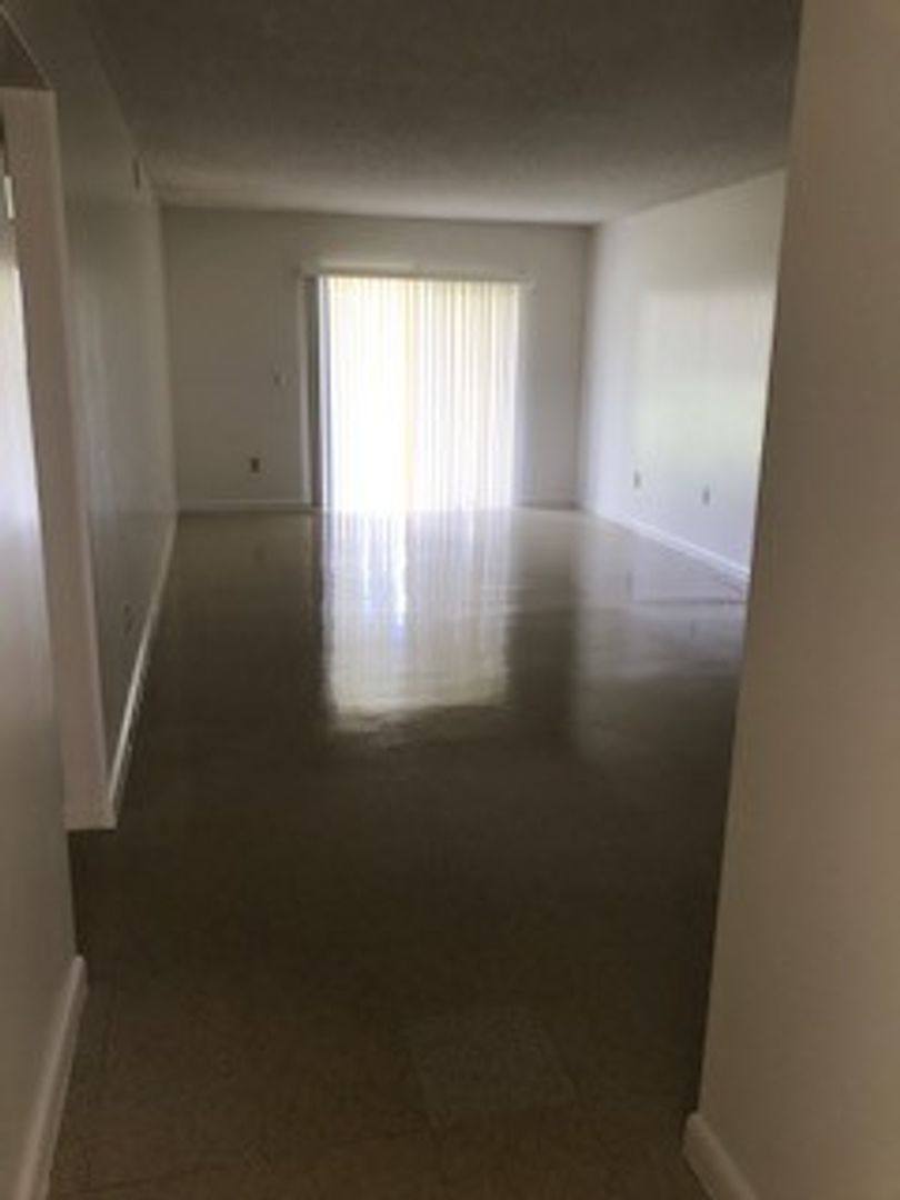 Apartment for rent at 220 Henthorne Dr, Lake Worth, FL 33461