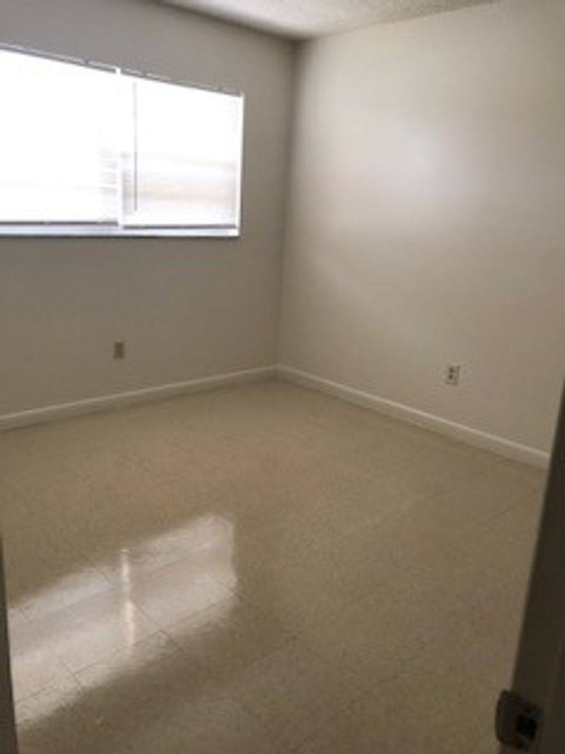 Apartment for rent at 220 Henthorne Dr, Lake Worth, FL 33461