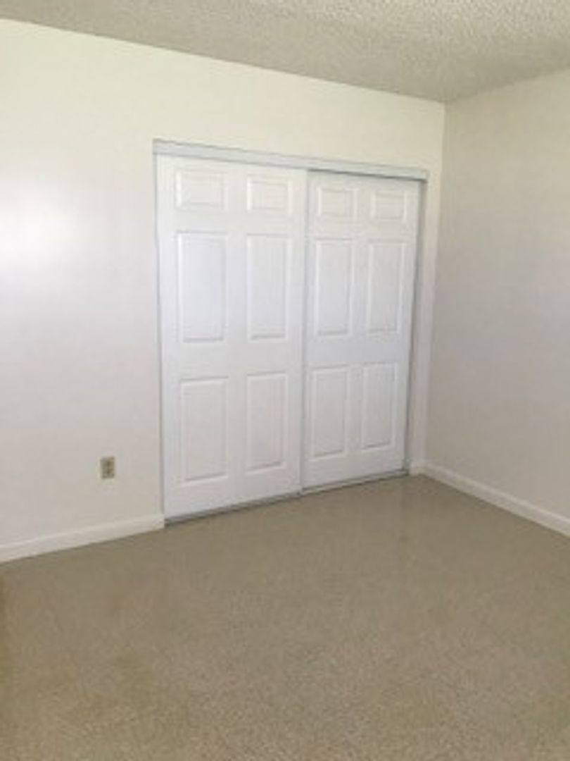 Apartment for rent at 220 Henthorne Dr, Lake Worth, FL 33461