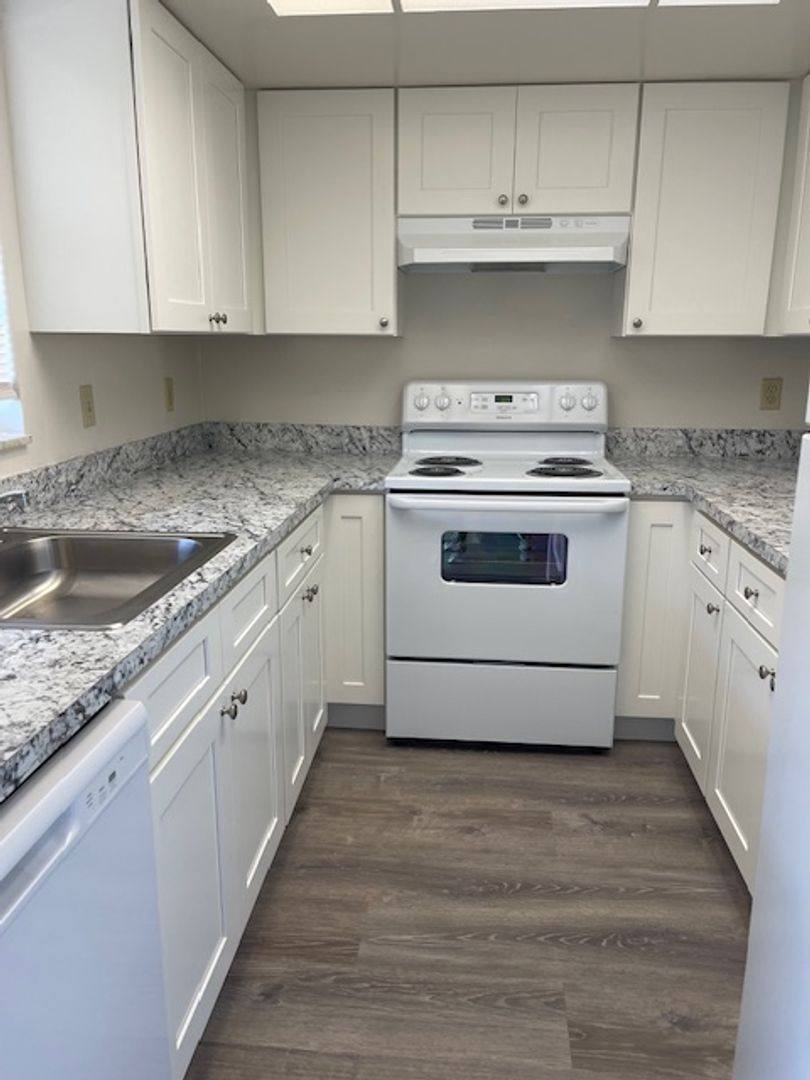 Apartment for rent at 220 Henthorne Dr, Lake Worth, FL 33461