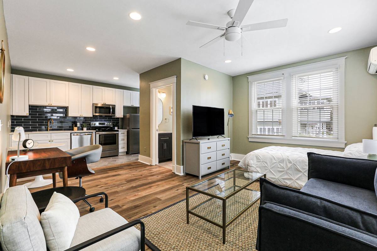 Apartment for rent at 838 Lowerline St #1, New Orleans, LA 70118