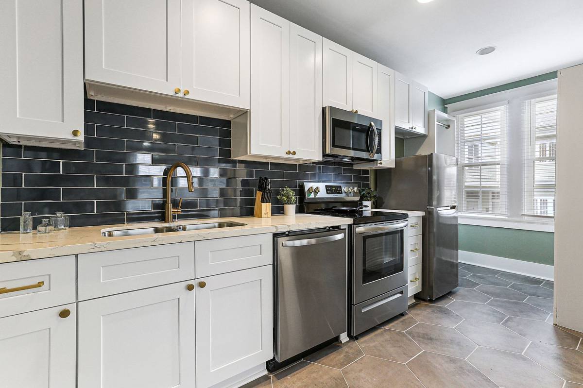 Apartment for rent at 838 Lowerline St #1, New Orleans, LA 70118