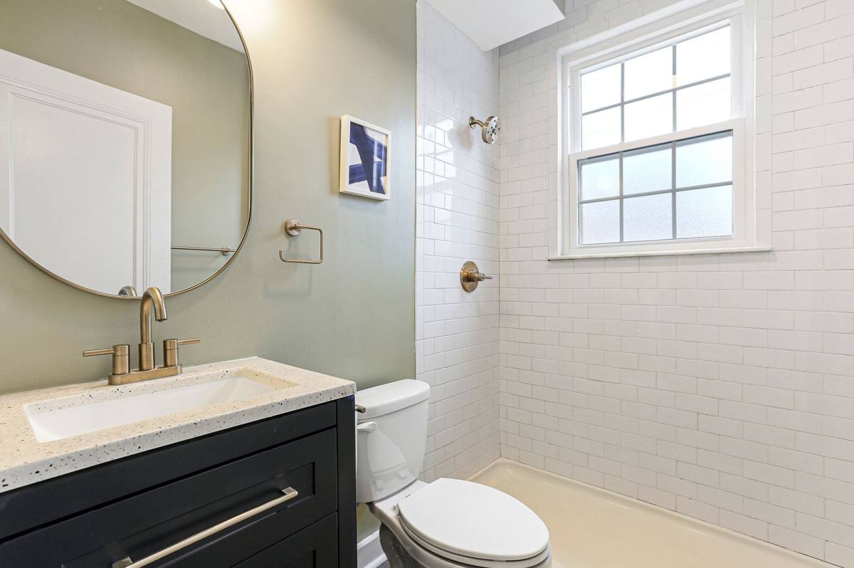Apartment for rent at 838 Lowerline St #1, New Orleans, LA 70118