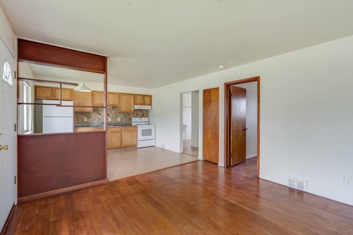 Apartment for rent at 2201 London Ave, Lincoln Park, MI 48146