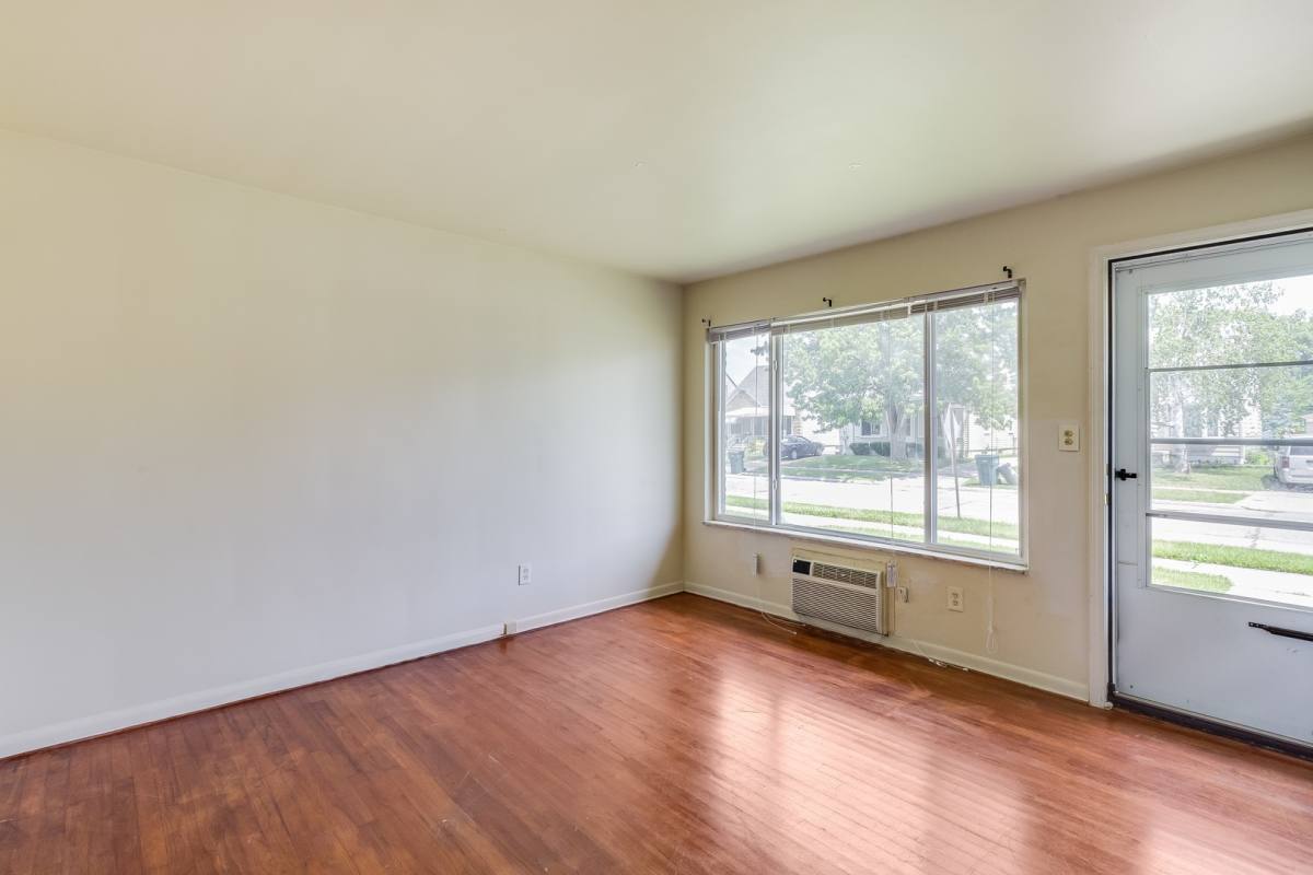 Apartment for rent at 2201 London Ave, Lincoln Park, MI 48146