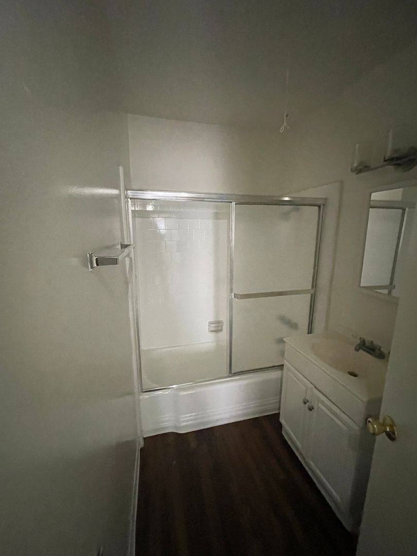 Apartment for rent at 2034 Florida St, Long Beach, CA 90814