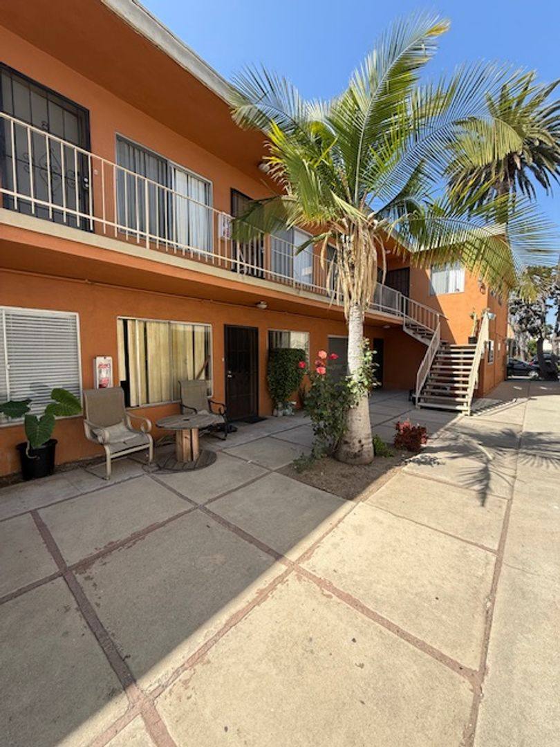 Apartment for rent at 2034 Florida St, Long Beach, CA 90814