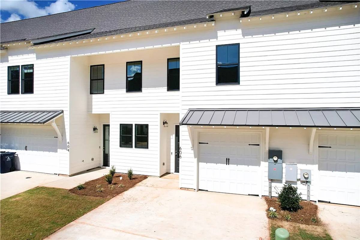 Townhouse for rent at 606 Cameron Court, Auburn, AL 36830