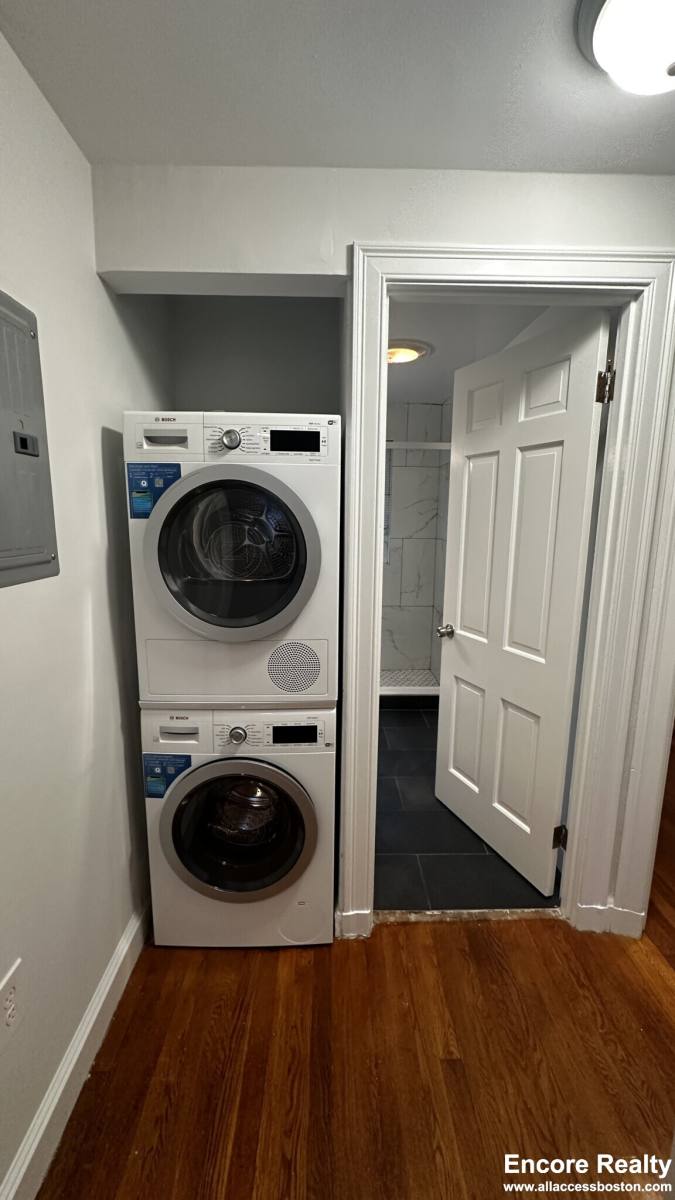 Apartment for rent at 67 Wyman St #9, Waban, MA 02468