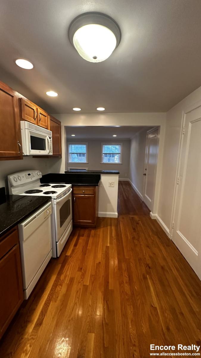 Apartment for rent at 67 Wyman St #9, Waban, MA 02468