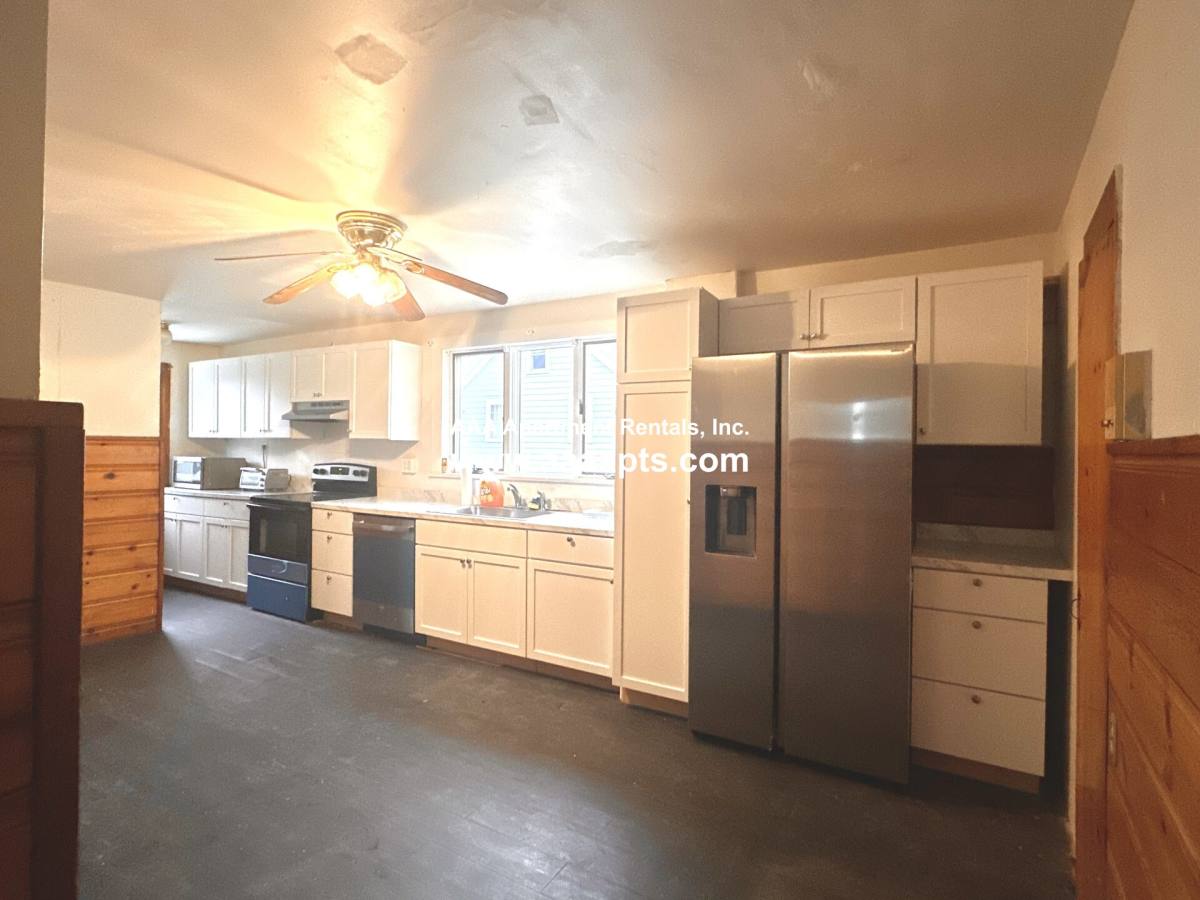 Apartment for rent at 1093 Salem St #1, Malden, MA 02148