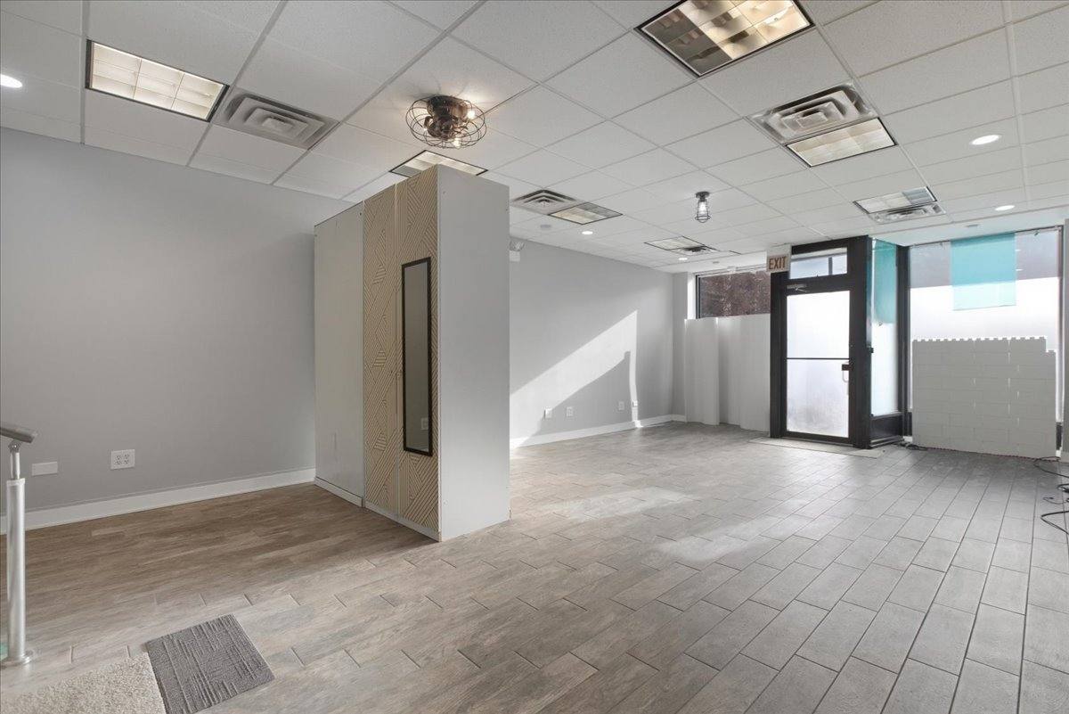 Apartment for rent at 1338 W Irving Park Rd #1, Chicago, IL 60647