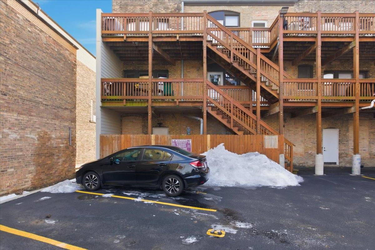 Apartment for rent at 1338 W Irving Park Rd #1, Chicago, IL 60647