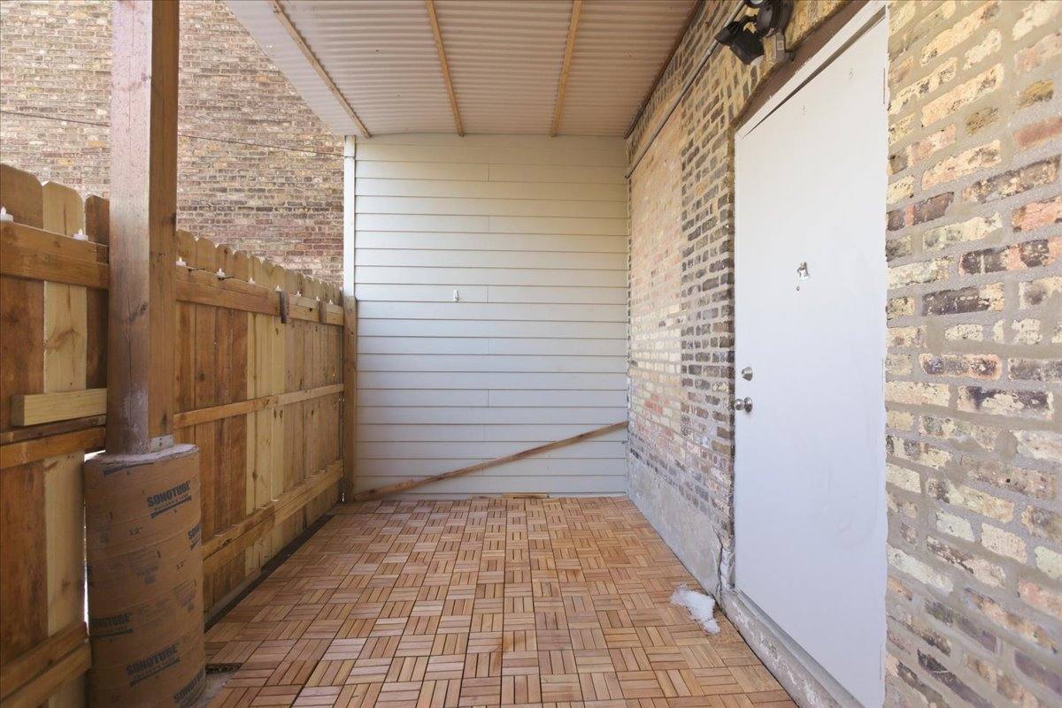 Apartment for rent at 1338 W Irving Park Rd #1, Chicago, IL 60647