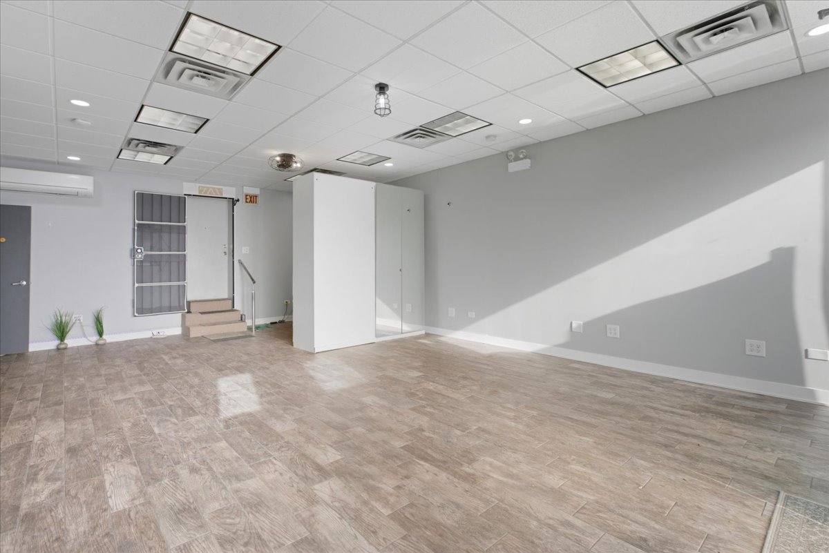 Apartment for rent at 1338 W Irving Park Rd #1, Chicago, IL 60647