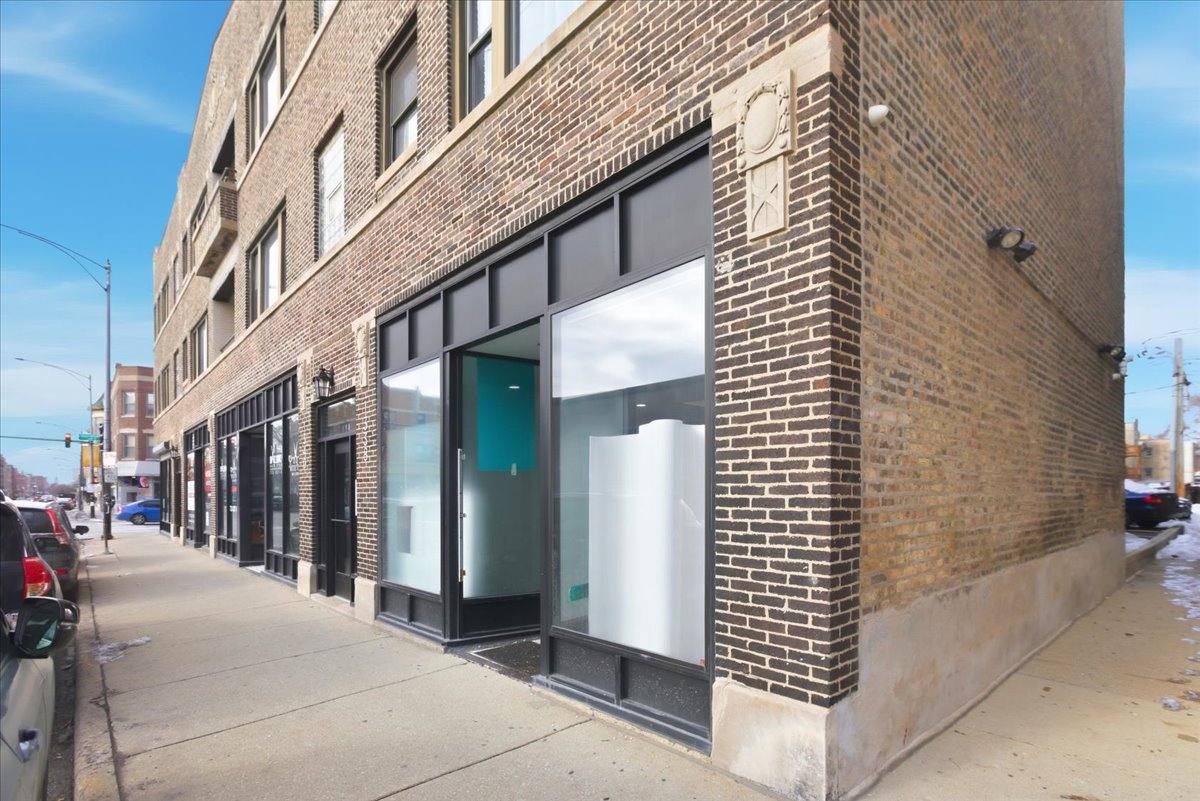 Apartment for rent at 1338 W Irving Park Rd #1, Chicago, IL 60647