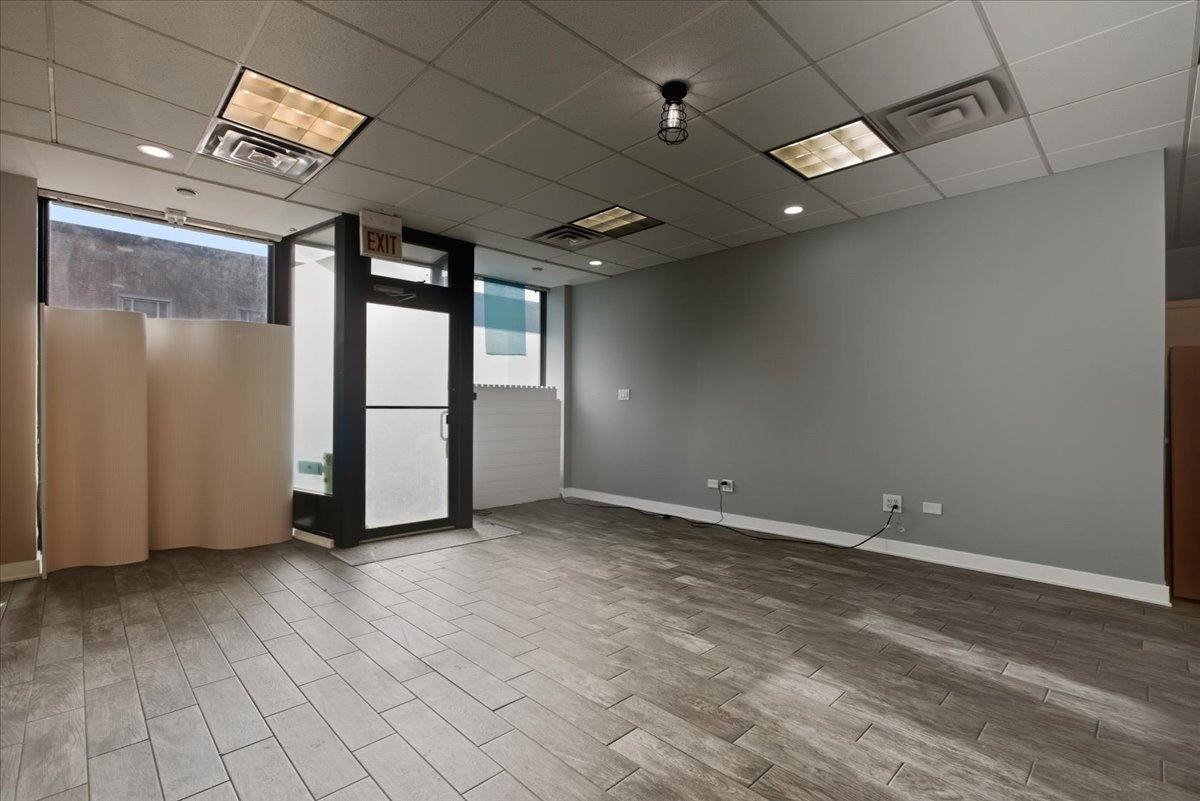 Apartment for rent at 1338 W Irving Park Rd #1, Chicago, IL 60647