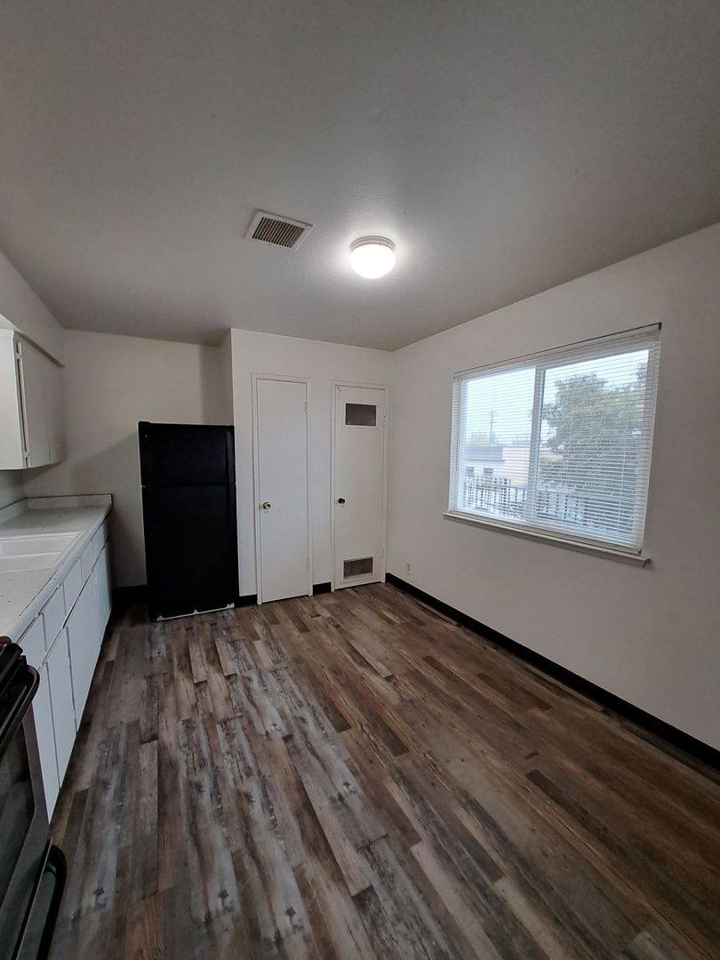 Apartment for rent at 4730 E Lamona Ave, Fresno, CA 93703