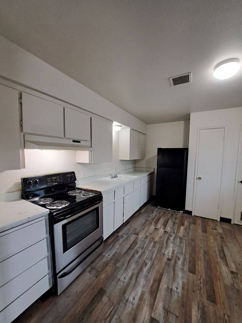Apartment for rent at 4730 E Lamona Ave, Fresno, CA 93703