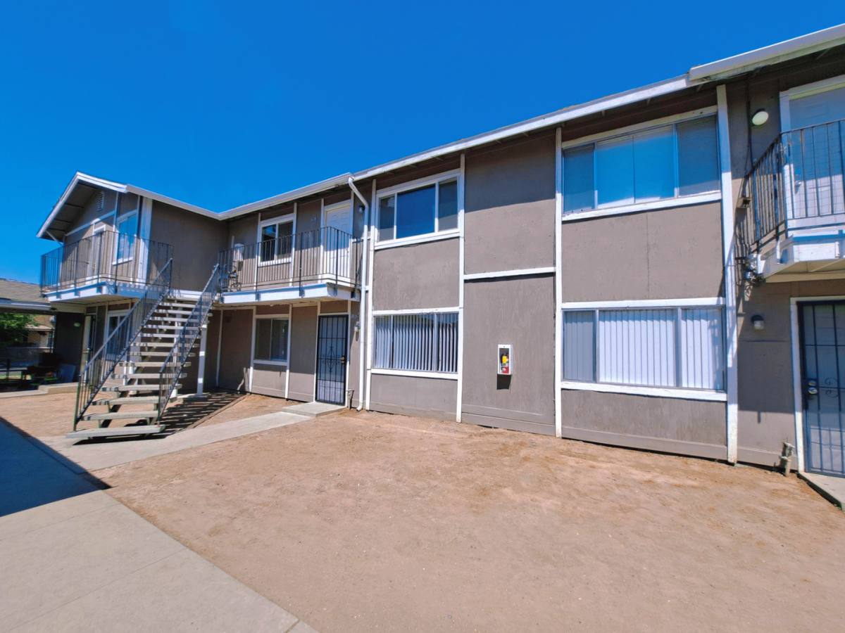 Apartment for rent at 4730 E Lamona Ave, Fresno, CA 93703
