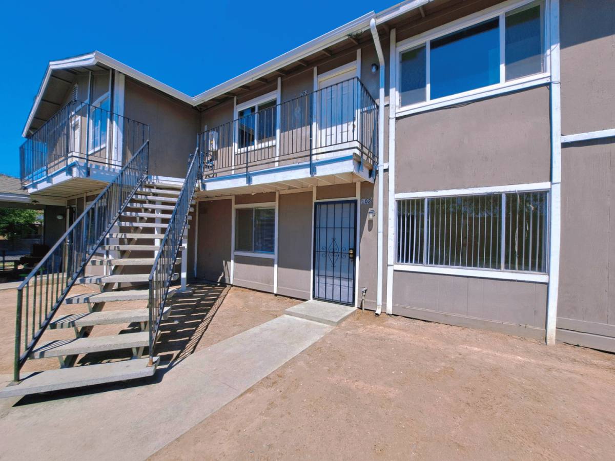 Apartment for rent at 4730 E Lamona Ave, Fresno, CA 93703