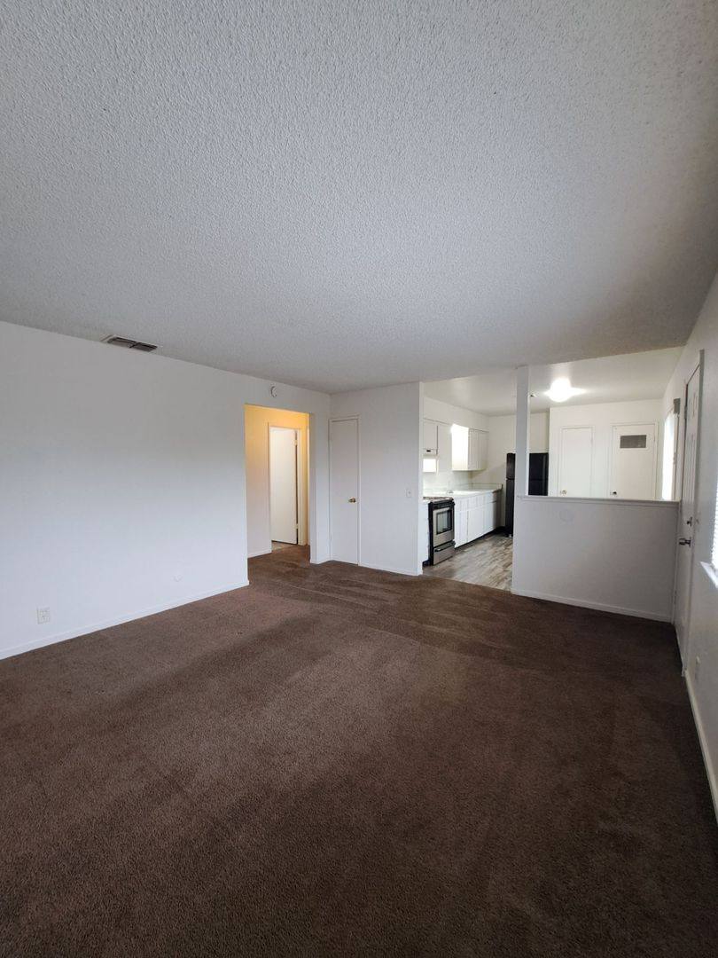 Apartment for rent at 4730 E Lamona Ave, Fresno, CA 93703