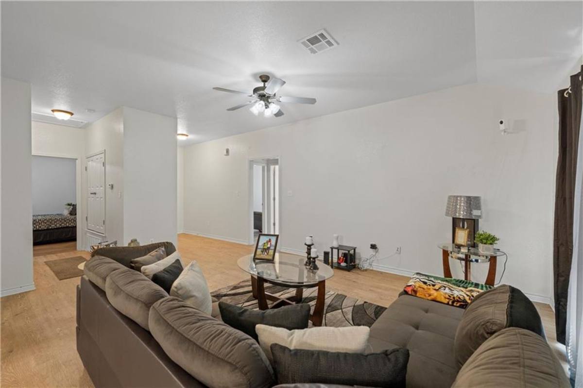 Apartment for rent at 860 N Lacy Dr, Waco, TX 76705