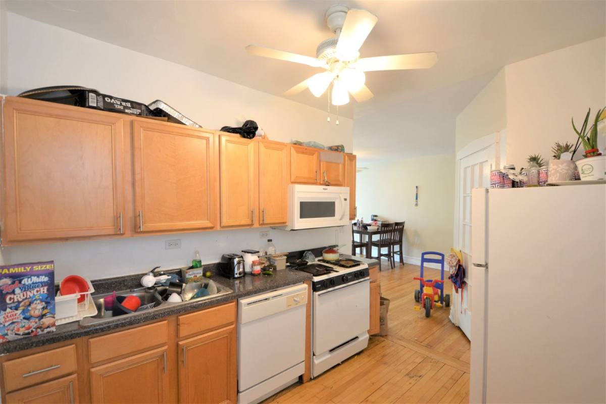 Apartment for rent at 5002 N Springfield Ave, Chicago, IL 60625