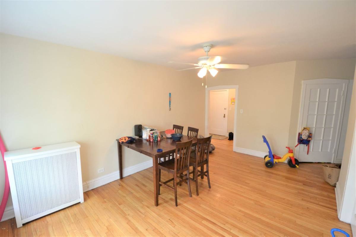Apartment for rent at 5002 N Springfield Ave, Chicago, IL 60625