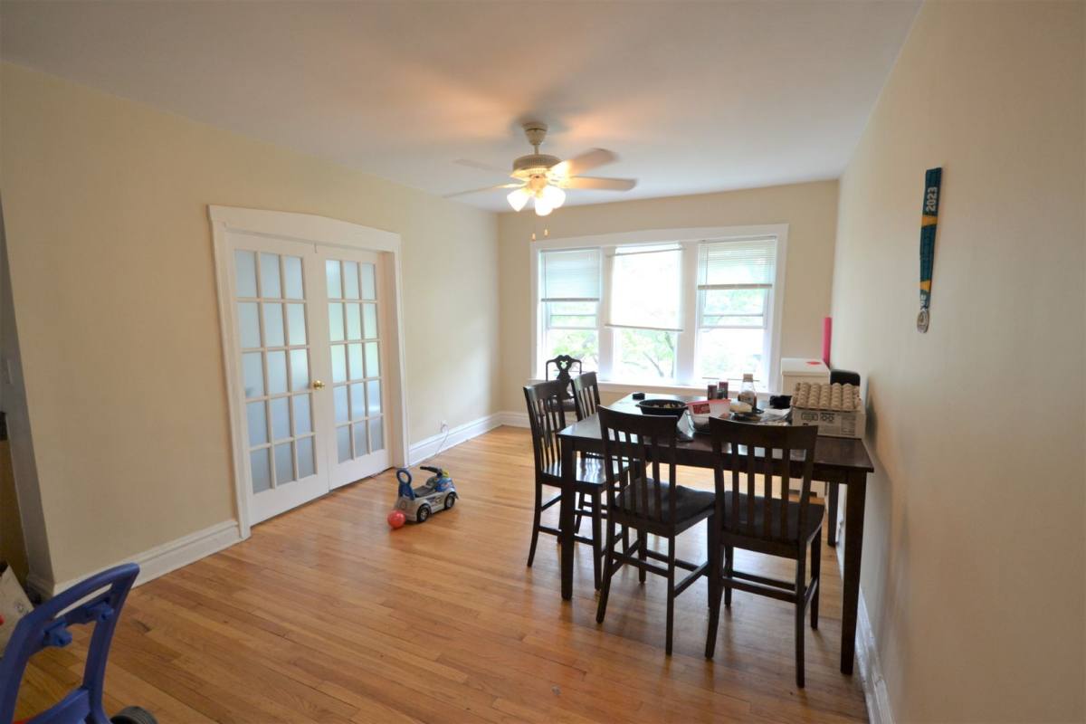 Apartment for rent at 5002 N Springfield Ave, Chicago, IL 60625