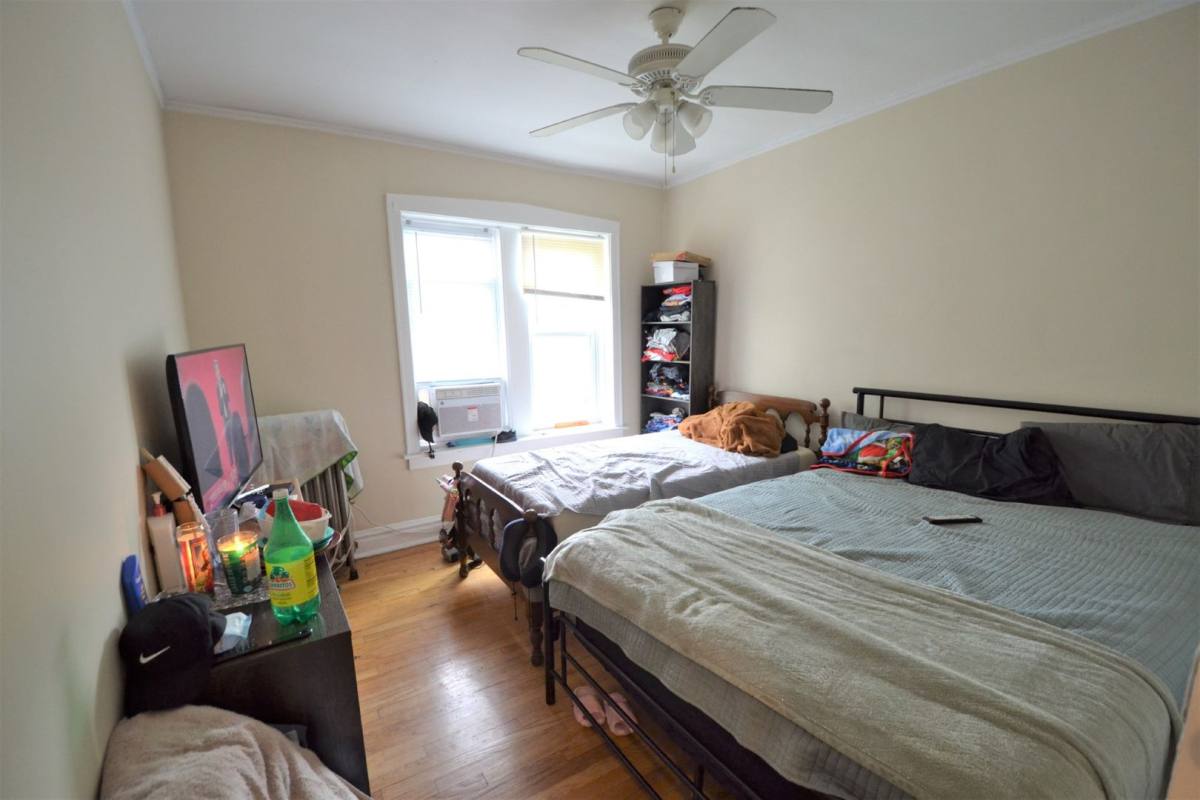 Apartment for rent at 5002 N Springfield Ave, Chicago, IL 60625