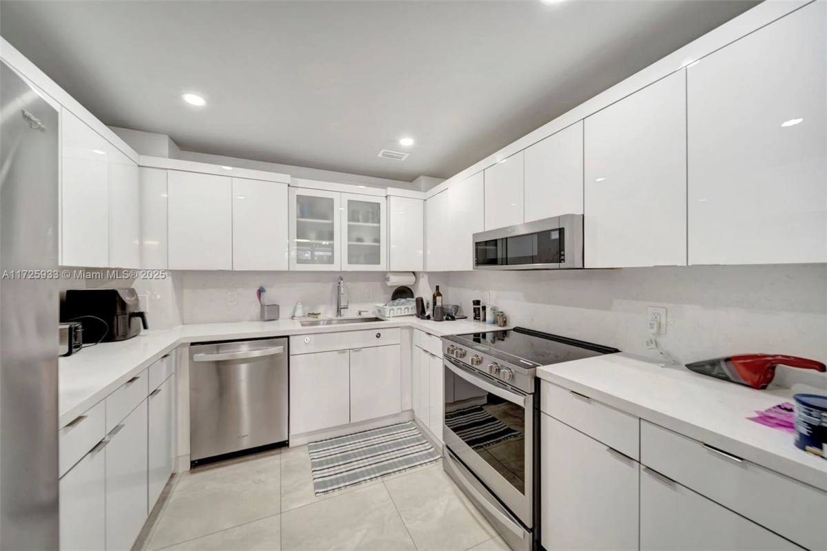 Apartment for rent at 1950 S Ocean Dr #LE, Hallandale, FL 33009