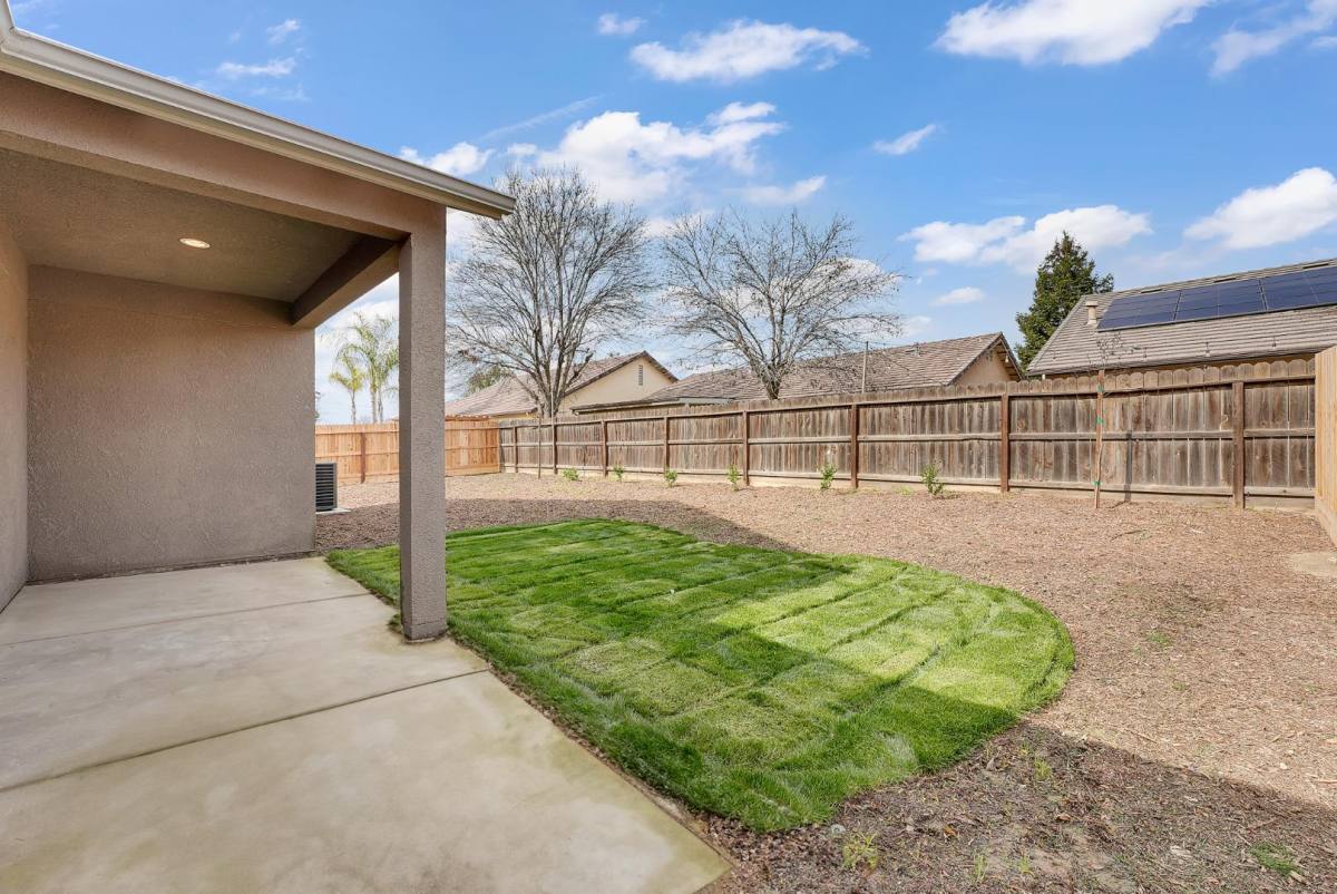 House for rent at 2322 Walnut Ave #9-NUE, Tulare, CA 93274