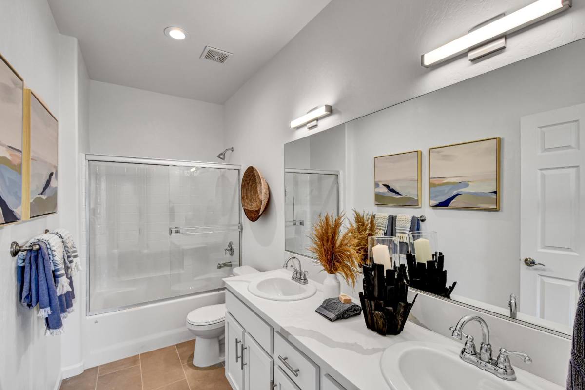 House for rent at 2325 Wagon Wheel Ave #31-2547, Tulare, CA 93274