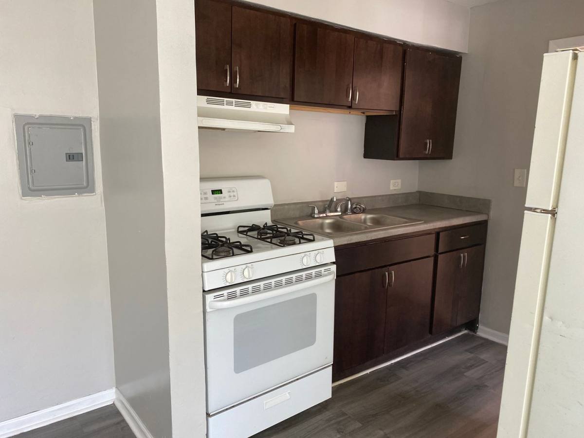 Apartment for rent at 485 Buffalo Ave, Calumet City, IL 60409