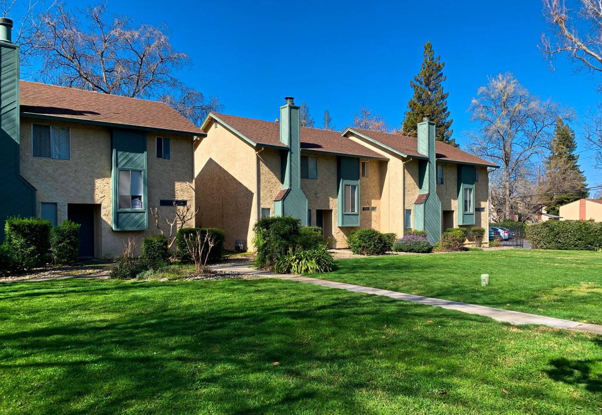 Townhouse for rent at 803 W 2nd Ave, Chico, CA 95926