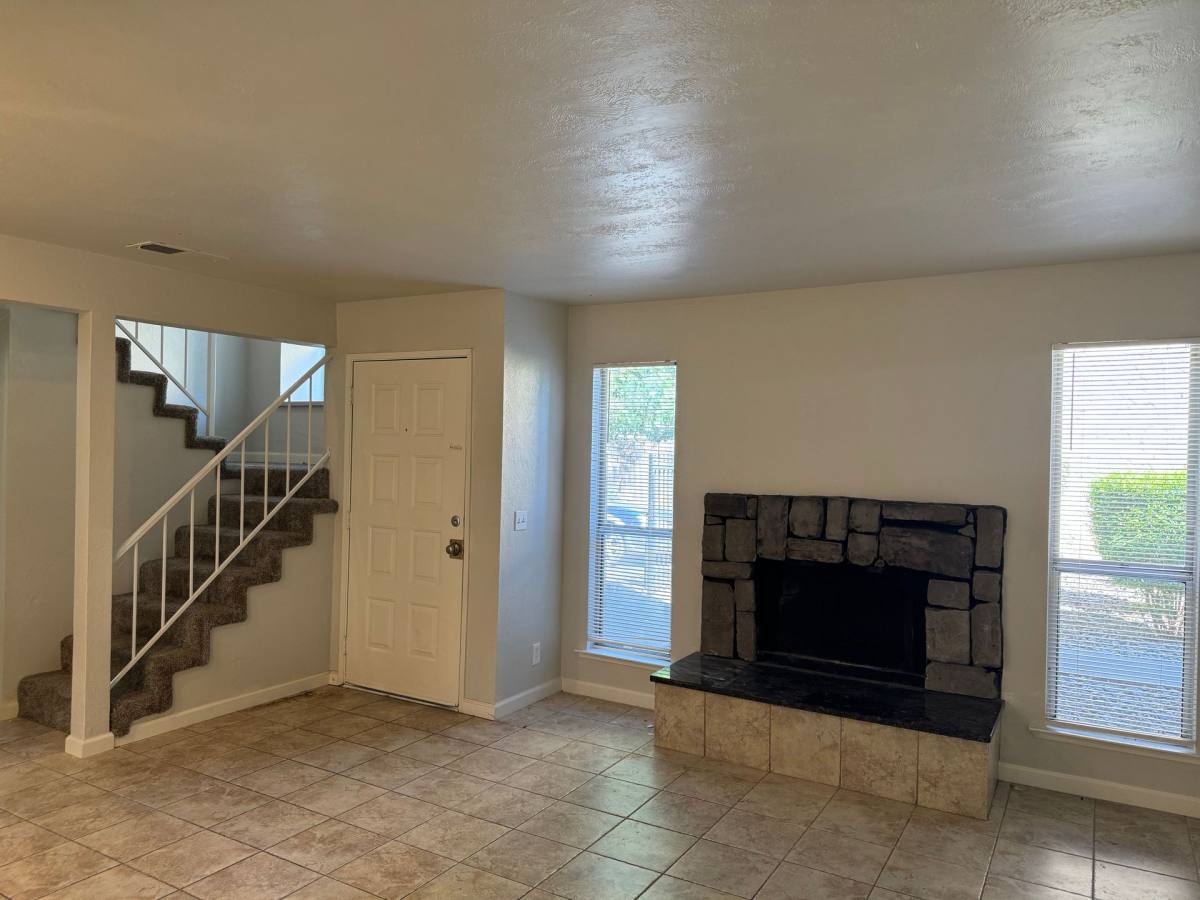Townhouse for rent at 803 W 2nd Ave, Chico, CA 95926
