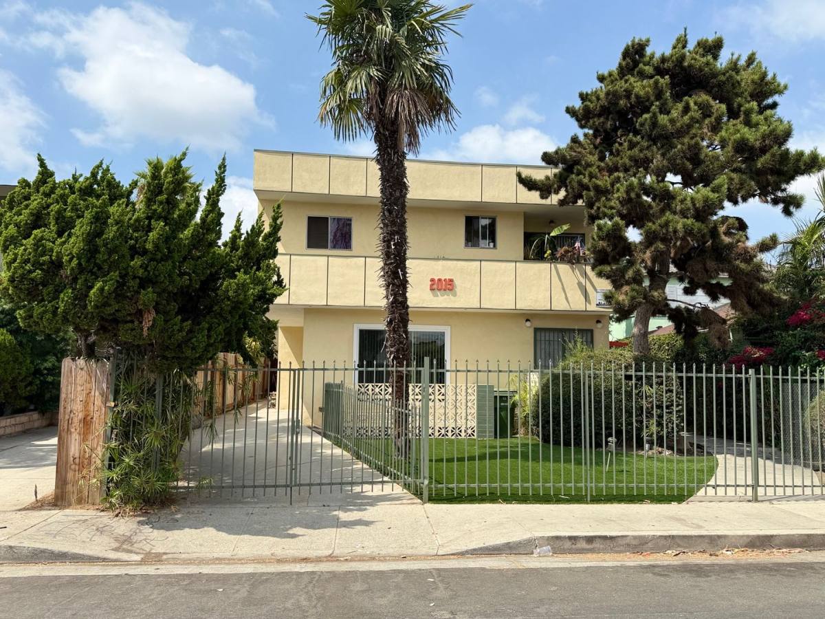 Apartment for rent at 2015 S Holt Ave, Los Angeles, CA 90034