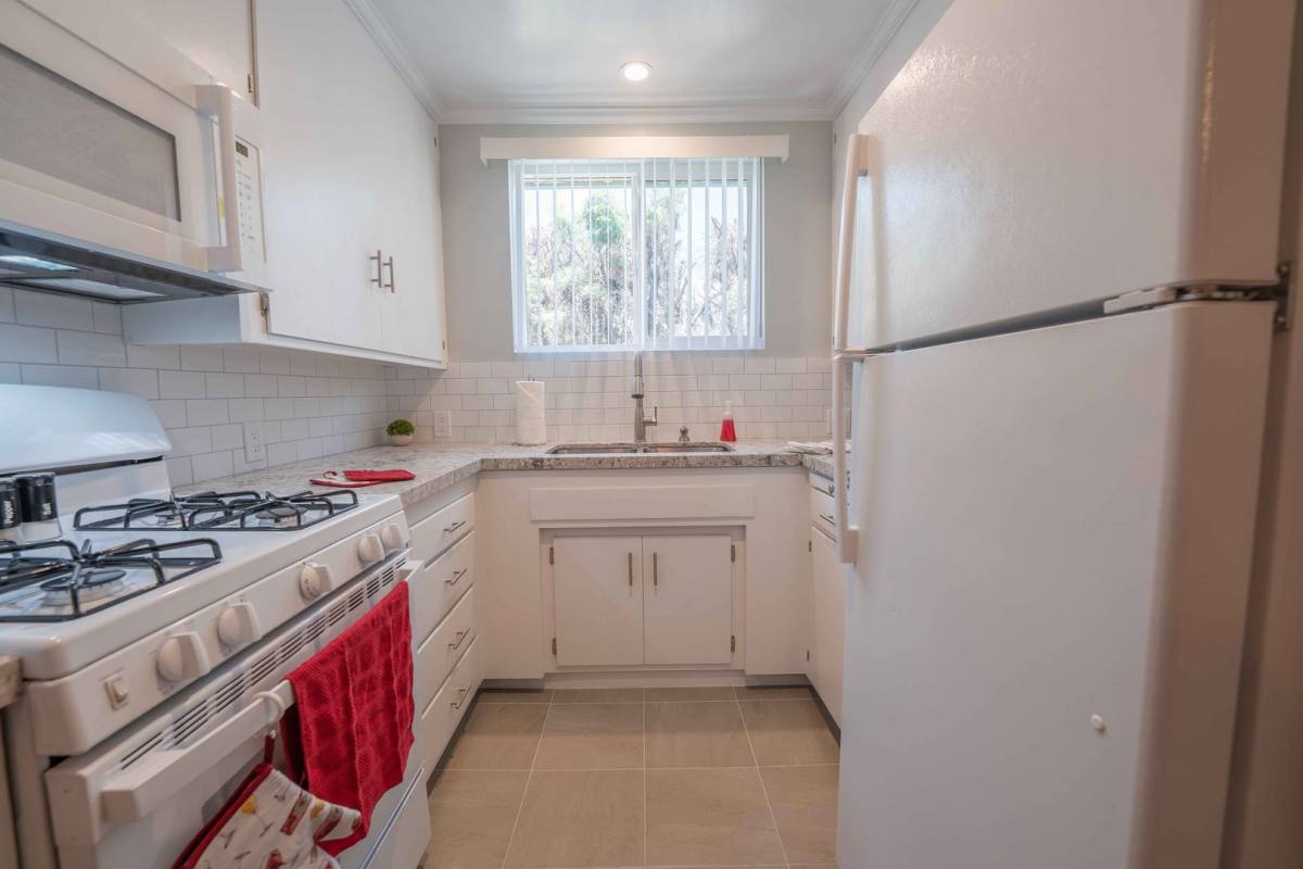 Apartment for rent at 2015 S Holt Ave, Los Angeles, CA 90034