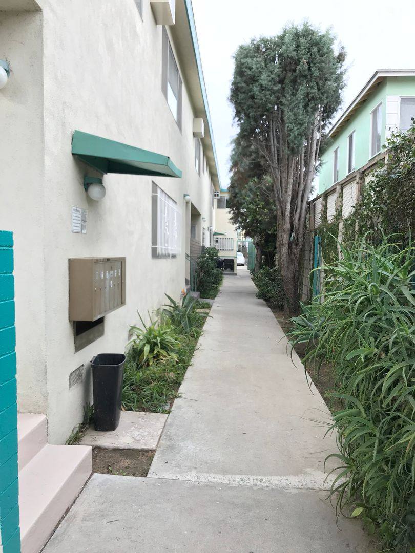 Apartment for rent at 2015 S Holt Ave, Los Angeles, CA 90034