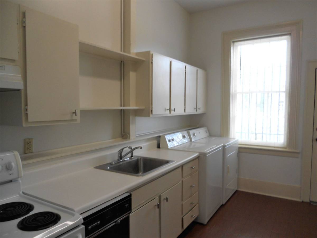 Apartment for rent at 224 E Huntingdon St, Savannah, GA 31401