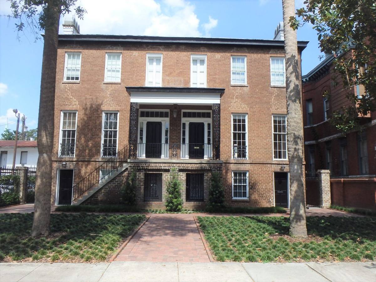 Apartment for rent at 224 E Huntingdon St, Savannah, GA 31401