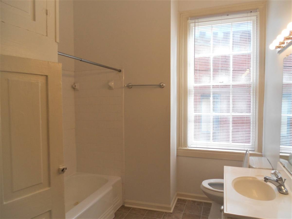Apartment for rent at 224 E Huntingdon St, Savannah, GA 31401