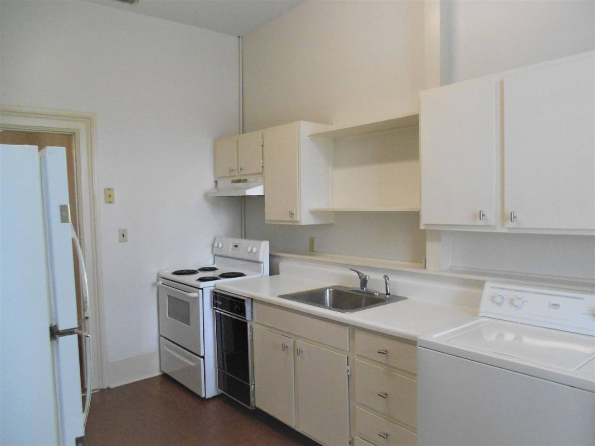 Apartment for rent at 224 E Huntingdon St, Savannah, GA 31401