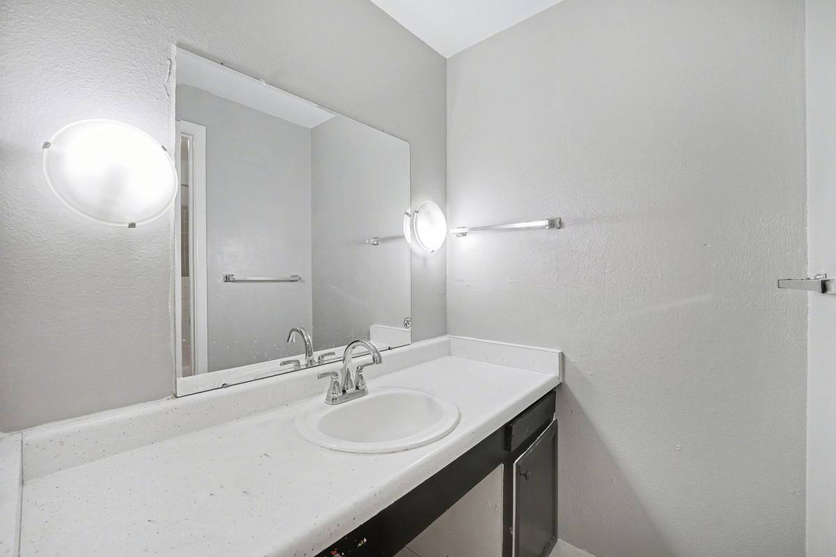 Apartment for rent at 1908 Clinton St, Aurora, CO 80010